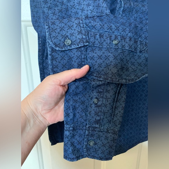 Men’s Denim Shirts With Floral Print (Bundle Of 2) NWT 🌴 - Picture 4 of 11